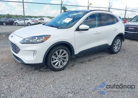 2021 Ford Escape Titanium z USA, uszkodzony, nr VIN 1FMCU9J98MUA79186